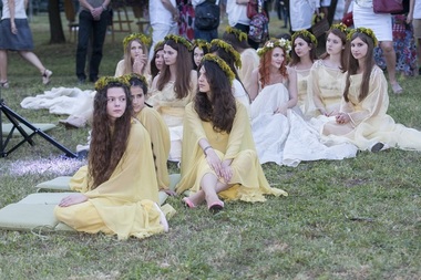 Noaptea de Sânziene, sărbătorită pe 23 iunie cu muzică veche românească, jazz şi expoziţii în grădina ADP Sector 1