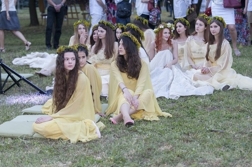 Noaptea de Sânziene, sărbătorită pe 23 iunie cu muzică veche românească, jazz şi expoziţii în grădina ADP Sector 1
