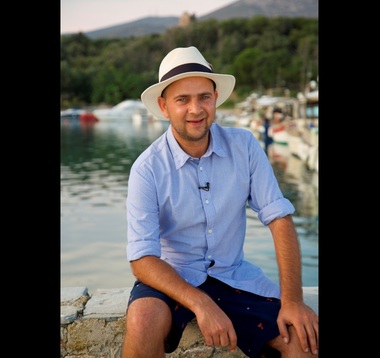 Noua emisiune de divertisment a Antenei 1, ”Aventură cu 4 stele”, va fi prezentată de Cosmin Seleşi