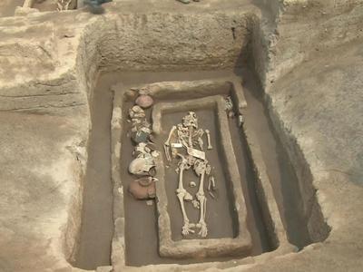 Un cimitir în care au fost îngropaţi ”giganţi” în urmă cu 5.000 de ani a fost descoperit de arheologi în estul Chinei