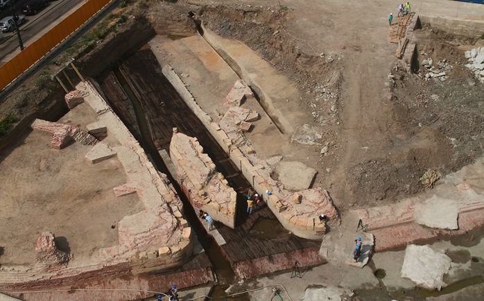 Trei morminte, descoperite de arheologi în cadrul lucrărilor de modernizare a unui parc central din Timişoara