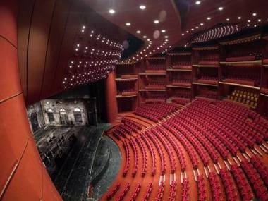 Teatrul Naţional Bucureşti scoate la licitaţie spaţii pentru restaurante