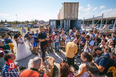 Festivalul de arte vizuale ”Vama sub lumini de Oscar”, ediţia a 8-a: Expoziţii de fotografie, seri de teatru şi concerte