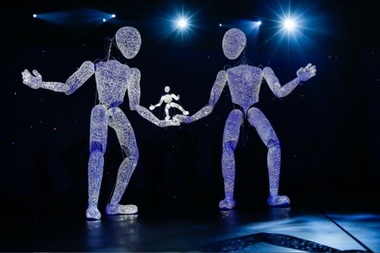 B-FIT in the Street: Statui vivante, dansuri sud-africane, spectacole nocturne, paradă şi artificii, în ultimul weekend de festival