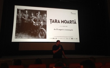 Recomandări de weekend în Bucureşti: Festivalul de Teatru Independent Undercloud, proiecţie în aer liber şi premierele filmelor ”Ţara moartă”, de Radu Jude, şi ”American Made”, cu Tom Cruise în distribuţie