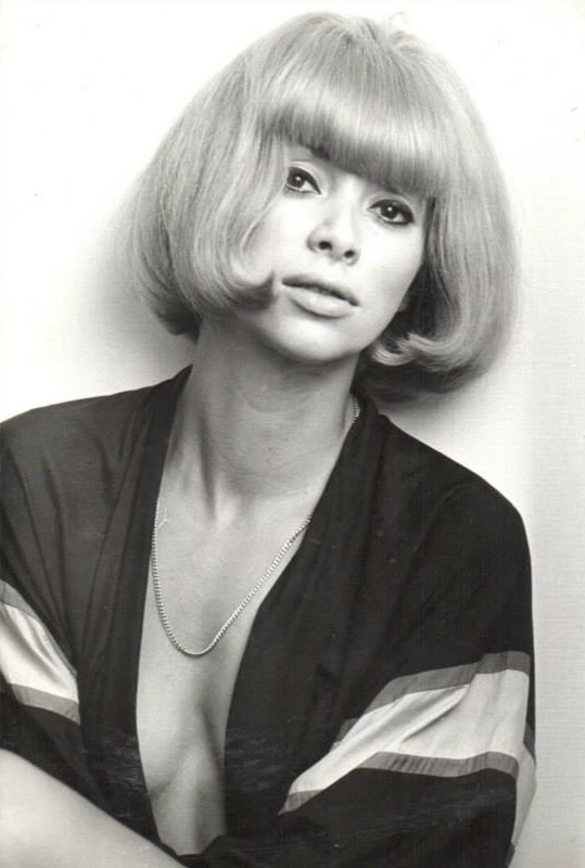 Mireille Darc, actriţă emblematică a cinematografiei anilor 1970, a murit la vârsta de 79 de ani - VIDEO