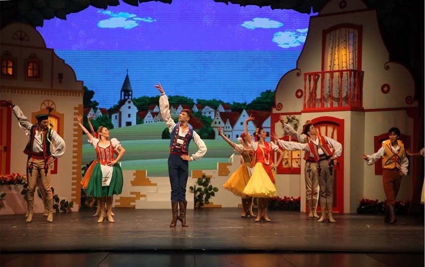Baletul "Prinţul Crab", opera "Hänsel şi Gretel" şi spectacolele itinerante "Noaptea Vrăjitoarelor", în luna octombrie la Opera Comică pentru Copii
