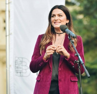 Pictoriţa Alexandra Nechita, "micuţa Picasso", va fi cetăţean de onoare al Capitalei