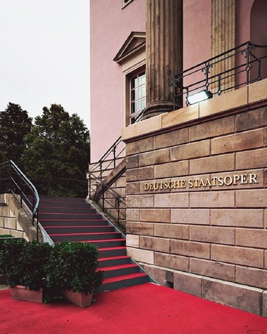 Opera de Stat din Berlin s-a redeschis în prezenţa cancelarului Angela Merkel, după şapte ani de lucrări de renovare - FOTO