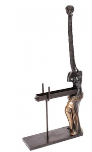 Statueta din bronz "Vénus à la Girafe", de Salvador Dali, a fost adjudecată la Artmark pentru 7.500 de euro