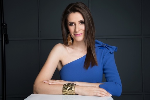 Talent show-ul de folclor ”Vedeta populară”, prezentat de Iuliana Tudor, va fi difuzat din 22 octombrie de TVR 1