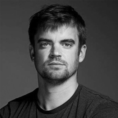 INTERVIU - Scriitorul german Matthias Nawrat: Putin joacă rolul Marelui Inchizitor, se conectează foarte puternic la mesajul Bisericii Ortodoxe: ”Eu sunt singurul care vă poate salva”