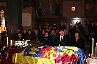 Ultima slujbă închinată Regelui Mihai în Elveţia a avut loc la Catedrala Ortodoxă Greacă de la Lausanne, în prezenţa principeselor Elena şi Sofia şi a ambasadorilor României la Berna şi Geneva