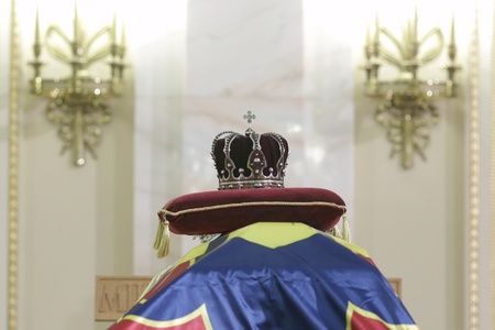 Muzeul Naţional de Istorie: Coroana de Oţel a României originală nu a putut fi folosită la ceremoniile funerare ale Regelui Mihai pentru că legea nu prevede că poate fi folosită şi în acest scop