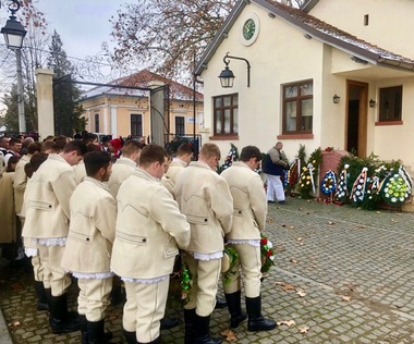 Familia regală va fi la Săvârşin de Crăciun şi de Anul Nou