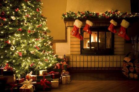 Crăciunul - sărbătoarea familiei, care îmbină tradiţiile religioase cu obiceiurile populare şi cu superstiţiile