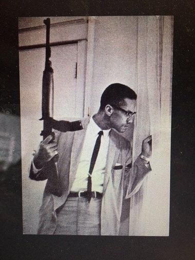 Don Hogan Charles, primul fotograf de culoare angajat de The New York Times, a murit la vârsta de 79 de ani