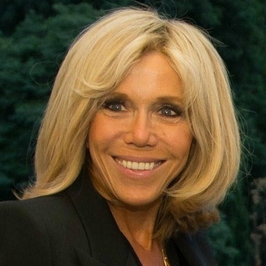 Prima biografie consacrată soţiei preşedintelui Franţei, Brigitte Macron, va fi publicată pe 17 ianuarie