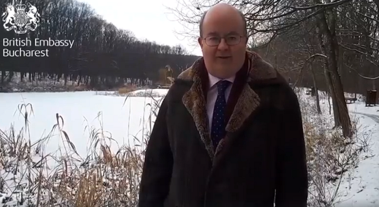 Ambasadorul britanic Paul Brummell recită „Lacul”, de ziua lui Mihai Eminescu, la Ipoteşti - VIDEO