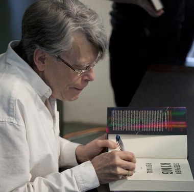 Manuscrise ale scriitorului Stephen King, distruse într-o inundaţie la o librărie din SUA