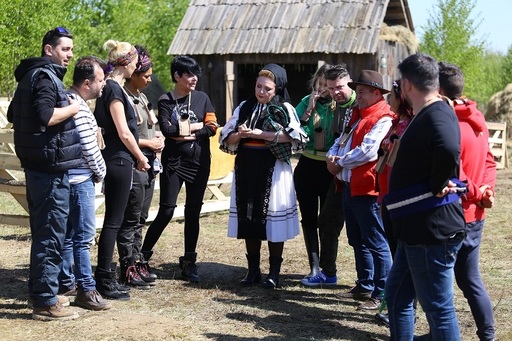 Emisiunea „Ferma vedetelor”, lider de audienţă absolut, joi, cu peste două milioane de telespectatori la nivel naţional