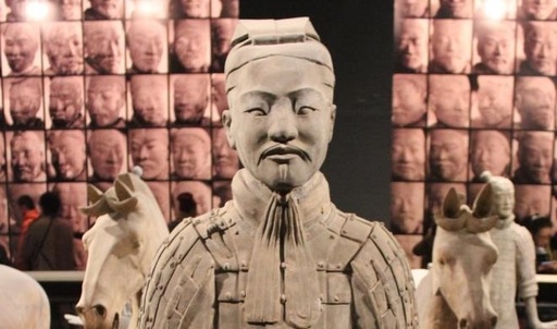 Degetul mare al unui războinic de teracotă a fost furat dintr-o expoziţie din Philadelphia. Autorităţile chineze cer "pedeapsă aspră" pentru hoţ