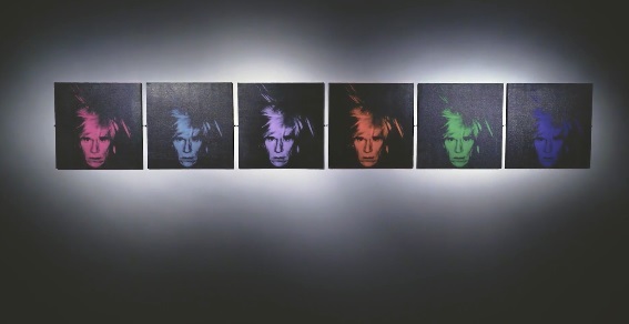 Lucrarea lui Andy Warhol, "Six Self-Portraits", a fost adjudecată la casa Christie's pentru 22,6 milioane de lire sterline - VIDEO