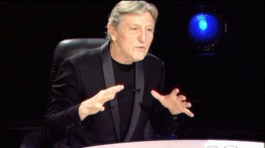 Un nou sezon al emisiunii „Profesioniştii” va avea premiera sâmbătă, la TVR 1. Regizorul Andrei Şerban va fi invitatul primei ediţii