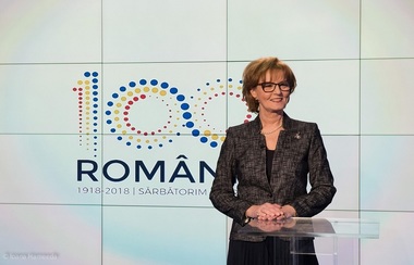 Custodele Coroanei şi Principele Radu au vizitat Televiziunea Română şi au intrat în rolul de prezentator de ştiri