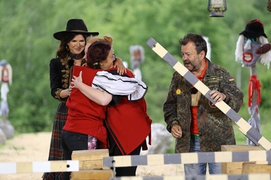 Emisiunea „Ferma vedetelor”, difuzată de Pro TV, a fost lider de audienţă, joi seară, pe toate categoriile de public