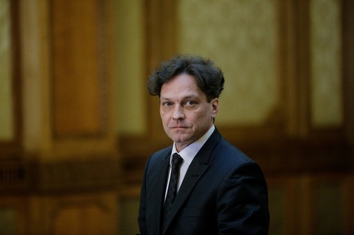 Moţiunea simplă împotriva lui George Ivaşcu a fost semnată de 108 parlamentari şi depusă la Biroul permanent al Camerei