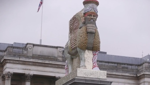 O statuie irakiană, distrusă de gruparea jihadistă Stat Islamic, a fost reprodusă din cutii de conserve şi inaugurată la Londra
