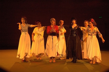 Comedia "Lysistrata", de Aristofan, va fi jucată de greci pe scena TNB în două reprezentaţii