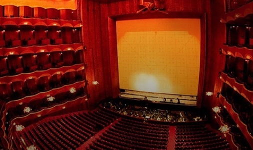 Metropolitan Opera l-a dat în judecată pe dirijorul James Levine şi îi cere daune de peste 5,8 milioane de dolari