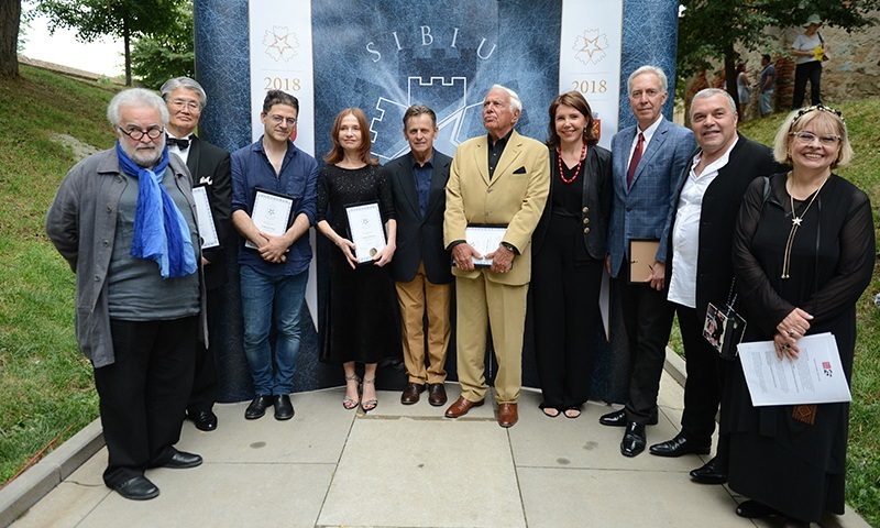 Isabelle Huppert, Mikhail Baryshnikov, Peter Sellars, Hideki Noda, Ioan Holender şi Wajdi Mouawad, pe Allea Celebrităţilor FITS