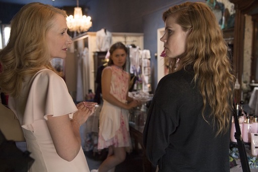 „Obiecte ascuţite”, serial original HBO bazat pe romanul scris de Gillian Flynn, va avea premiera pe 9 iulie