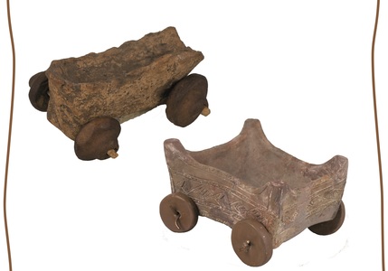 Carele miniaturale din lut de la Cuciulata şi Tiream, datând din epoca Bronzului, sunt exponatele lunii la MNIR