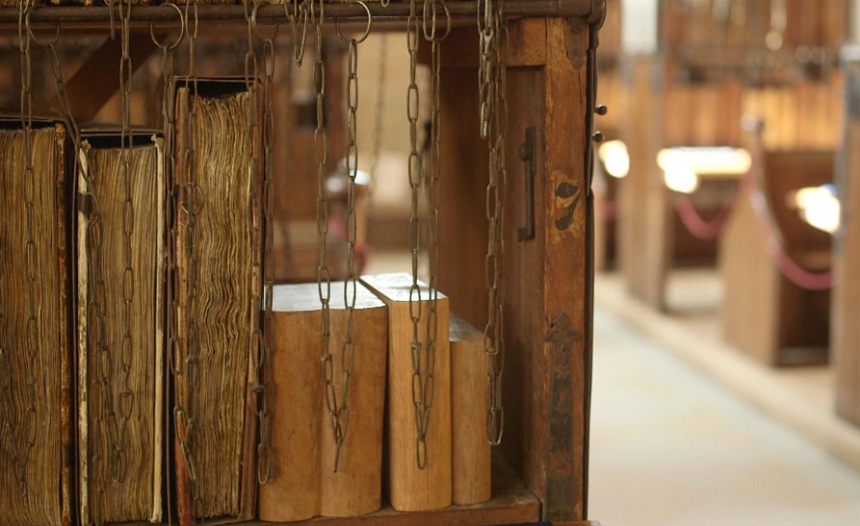 Cea mai mare bibliotecă din lume în care cărţile sunt legate cu lanţuri, la Catedrala Hereford din Marea Britanie