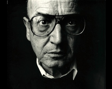 Casa şi arhiva lui Theo Angelopoulos, pionierul noului val al cinematografiei greceşti, distruse de incendii