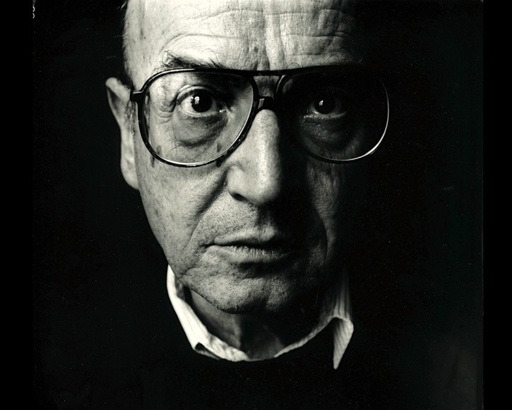 Casa şi arhiva lui Theo Angelopoulos, pionierul noului val al cinematografiei greceşti, distruse de incendii
