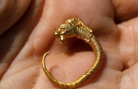 Un cercel de aur cu o vechime de 2.200 de ani a fost descoperit de arheologi la Ierusalim