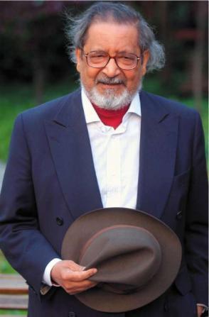Scriitorul britanic V.S. Naipaul, laureat cu Nobel pentru Literatură, a murit la vârsta de 85 de ani