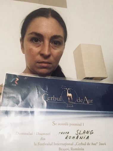Cântăreaţa Luiza Zan critică decizia TVR de a nu invita trupa Slang, câştigătoare a Premiului I la Festivalul Cerbul de Aur în 2004, la ediţia aniversară