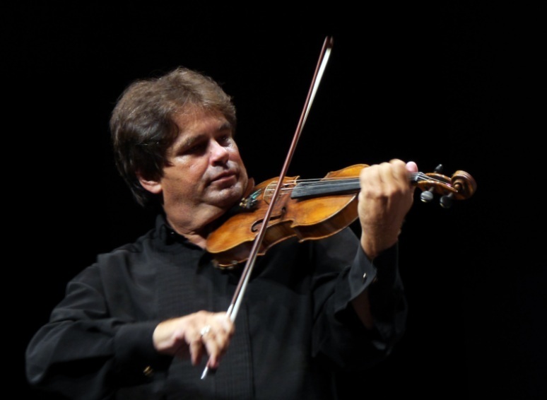 Gabriel Croitoru va cânta vineri pe vioara lui George Enescu, la Sala Radio