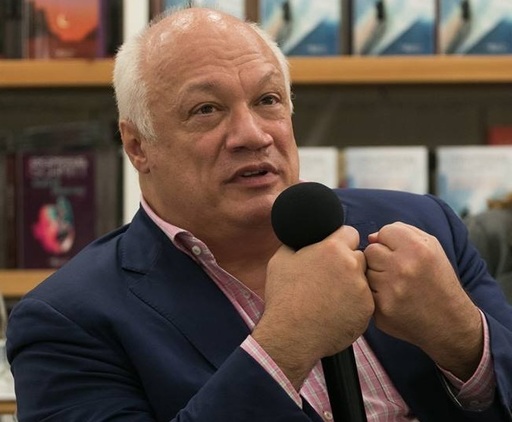 INTERVIU - Scriitorul Eric-Emmanuel Schmitt: Europa fabrică vieţi care sunt lipsite de realitate şi care trăiesc într-un imaginar întemeiat pe violenţă