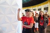 Noi experienţe pentru citit la Gaudeamus: ochelari cu hologramă şi senzori de urmărire a mişcării mâinilor 