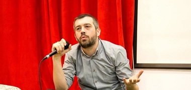 INTERVIU - Antropologul Radu Umbreş: Politica de azi seamănă izbitor în anumite privinţe cu politica din Interbelic, caracterizată prin corupţie, tribalism, relaţii de patron-client de la vârful politicii până la talpa ţării 