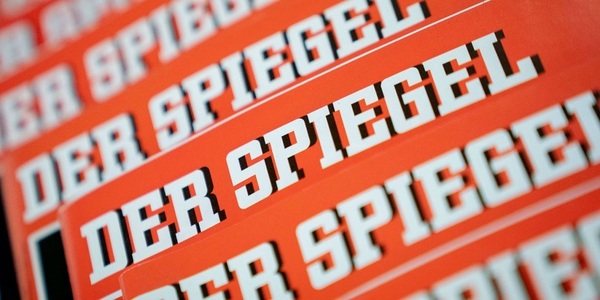 Editori Der Spiegel, suspendaţi în mijlocul anchetei privind scandalul articolelor inventate