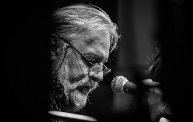 Artistul folk, poetul şi pictorul Adrian Berinde a murit la vârsta de 60 de ani