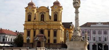 Încep lucrările de reabilitare şi restaurare a Catedralei Romano-Catolice din Timişoara. FOTO